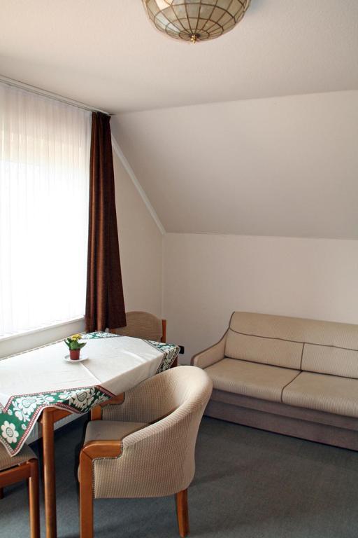 Hotel Haus Ammerland Бад-Цвишенан Номер фото