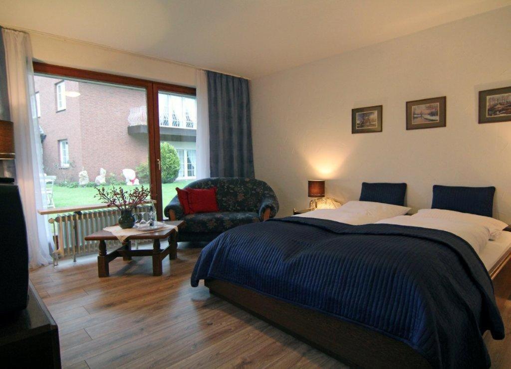 Hotel Haus Ammerland Бад-Цвишенан Номер фото