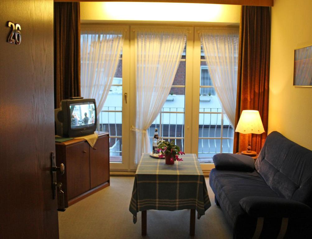 Hotel Haus Ammerland Бад-Цвишенан Номер фото
