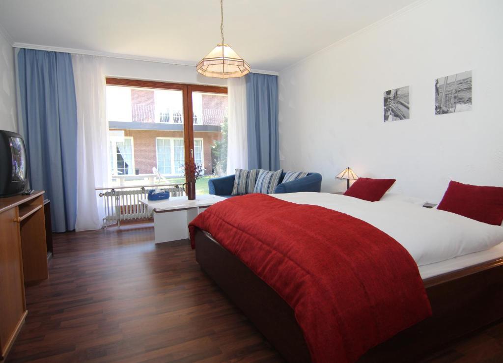 Hotel Haus Ammerland Бад-Цвишенан Номер фото